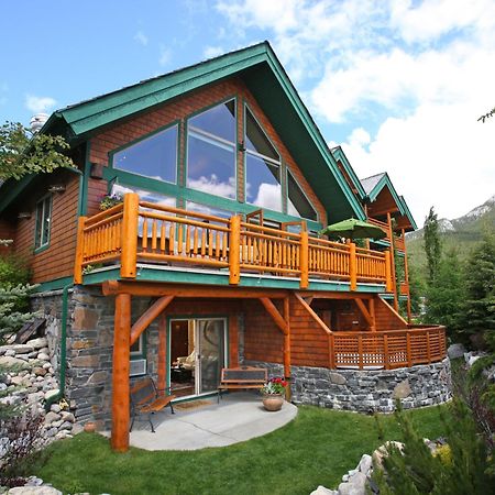 A Bear And Bison Country Inn Canmore Zewnętrze zdjęcie