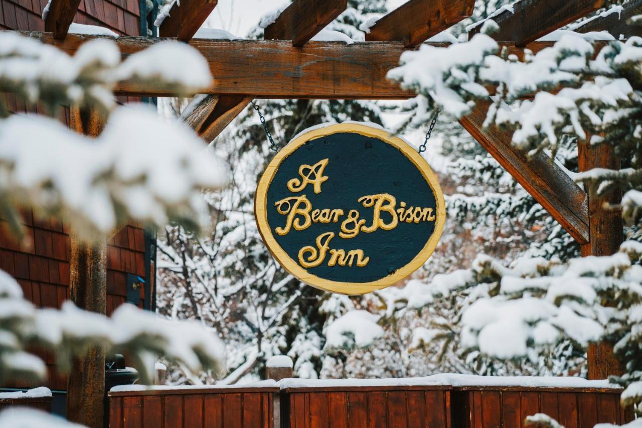 A Bear And Bison Country Inn Canmore Zewnętrze zdjęcie