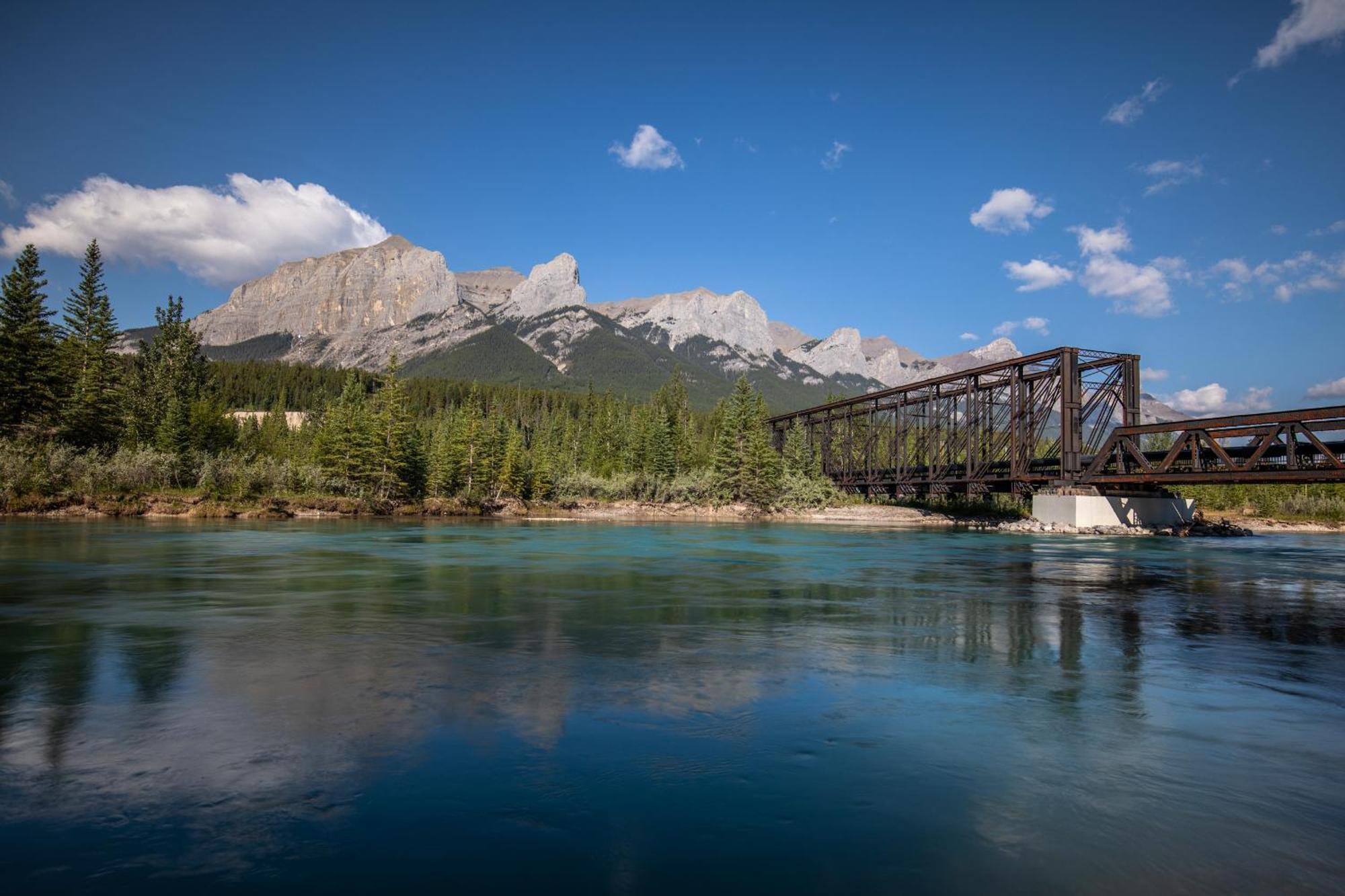 A Bear And Bison Country Inn Canmore Zewnętrze zdjęcie