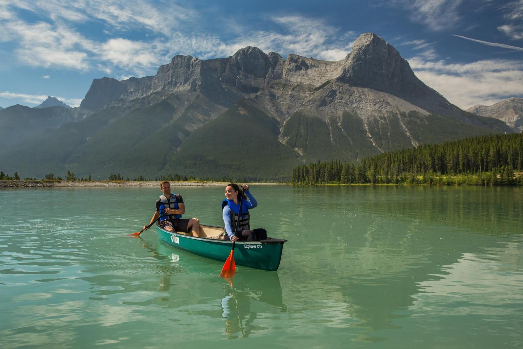 A Bear And Bison Country Inn Canmore Zewnętrze zdjęcie