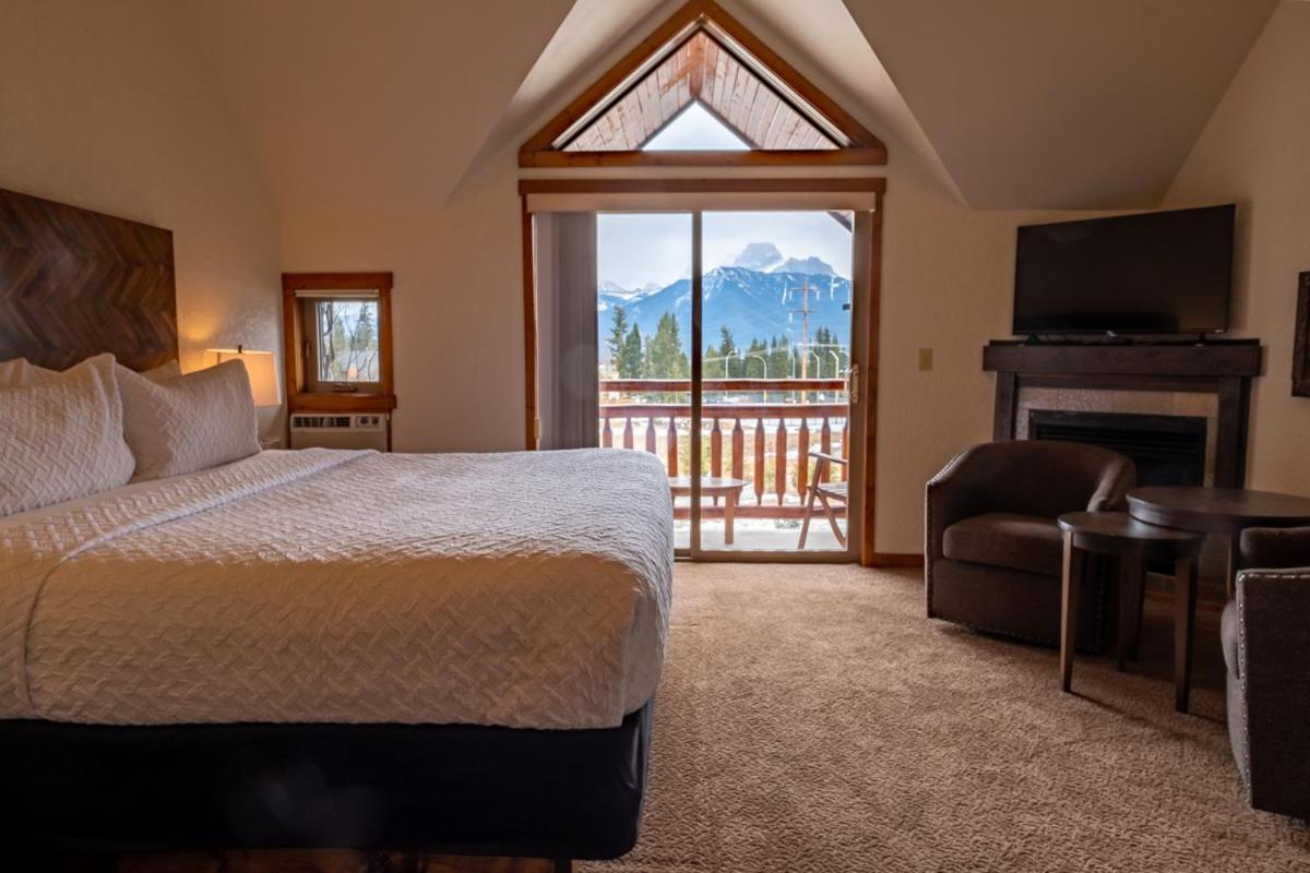 A Bear And Bison Country Inn Canmore Zewnętrze zdjęcie