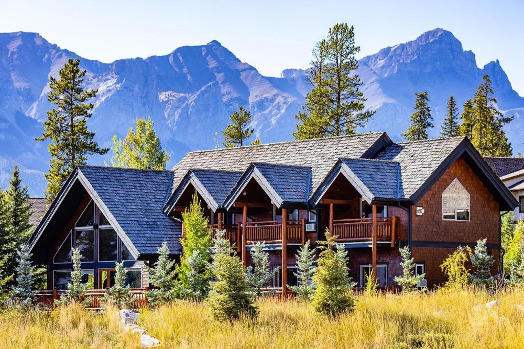 A Bear And Bison Country Inn Canmore Zewnętrze zdjęcie