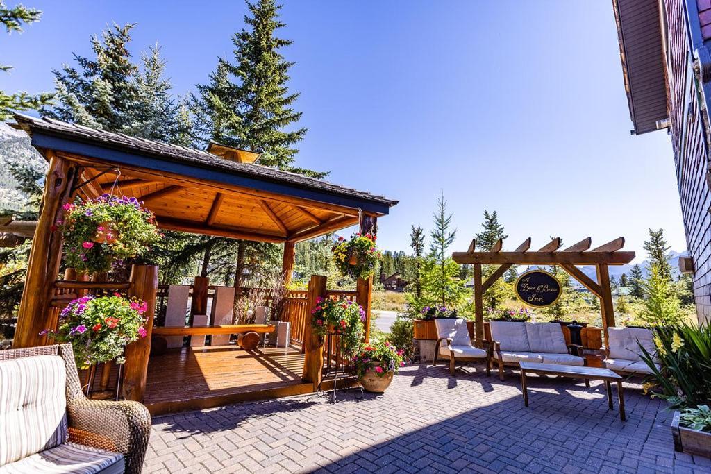 A Bear And Bison Country Inn Canmore Zewnętrze zdjęcie