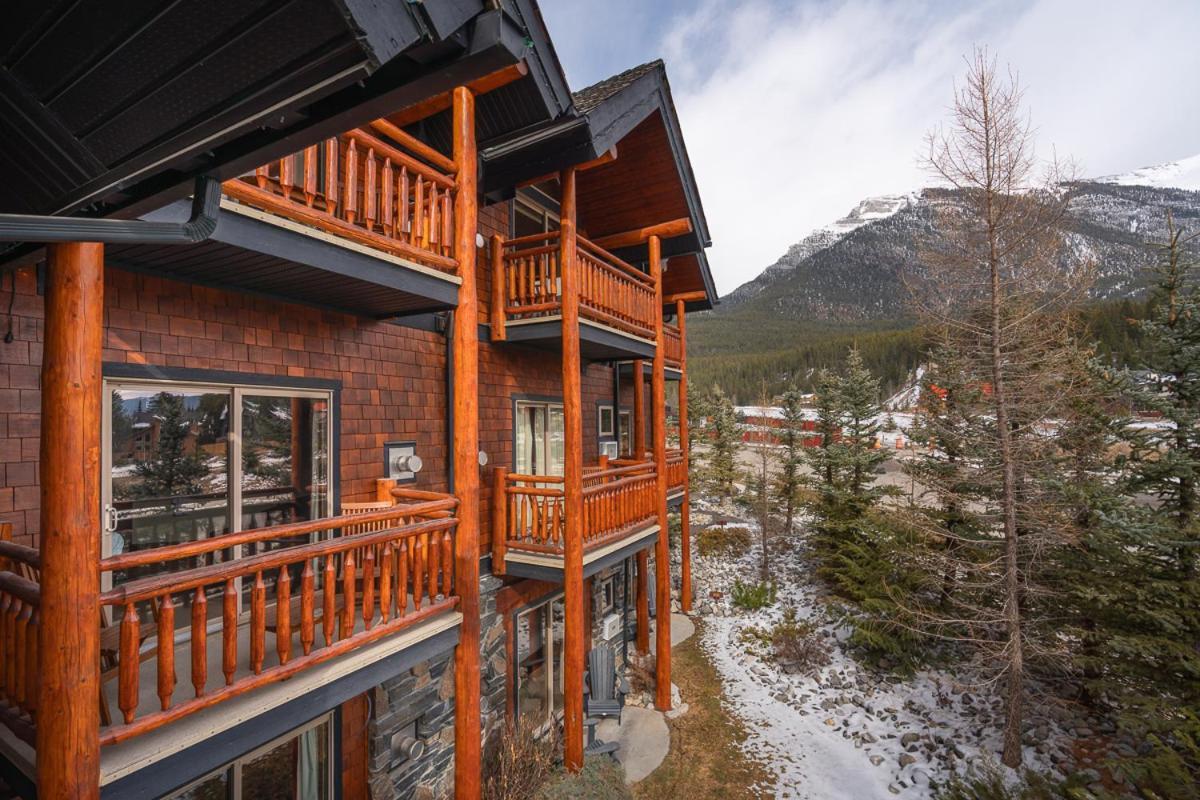 A Bear And Bison Country Inn Canmore Zewnętrze zdjęcie