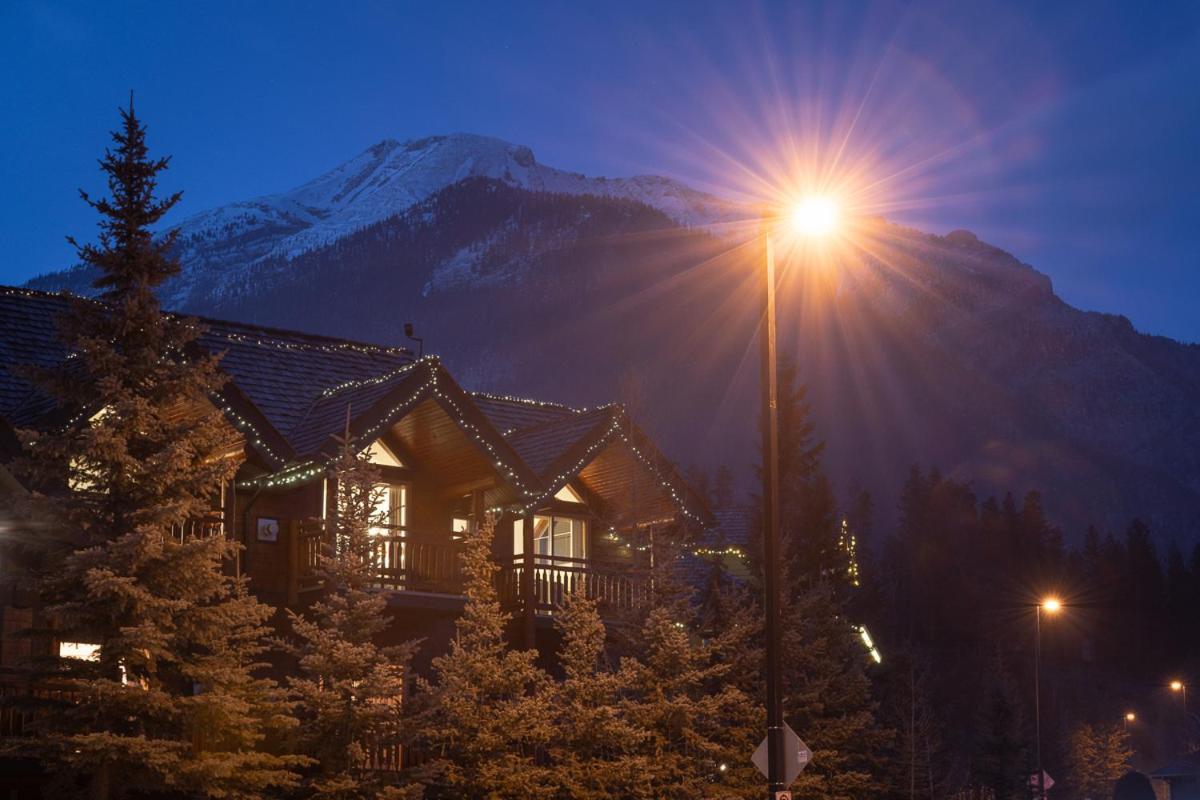 A Bear And Bison Country Inn Canmore Zewnętrze zdjęcie