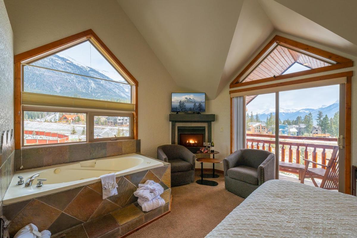 A Bear And Bison Country Inn Canmore Zewnętrze zdjęcie