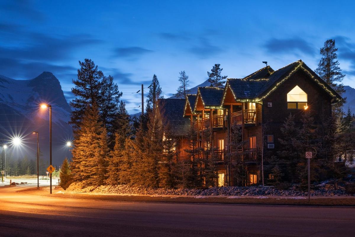 A Bear And Bison Country Inn Canmore Zewnętrze zdjęcie