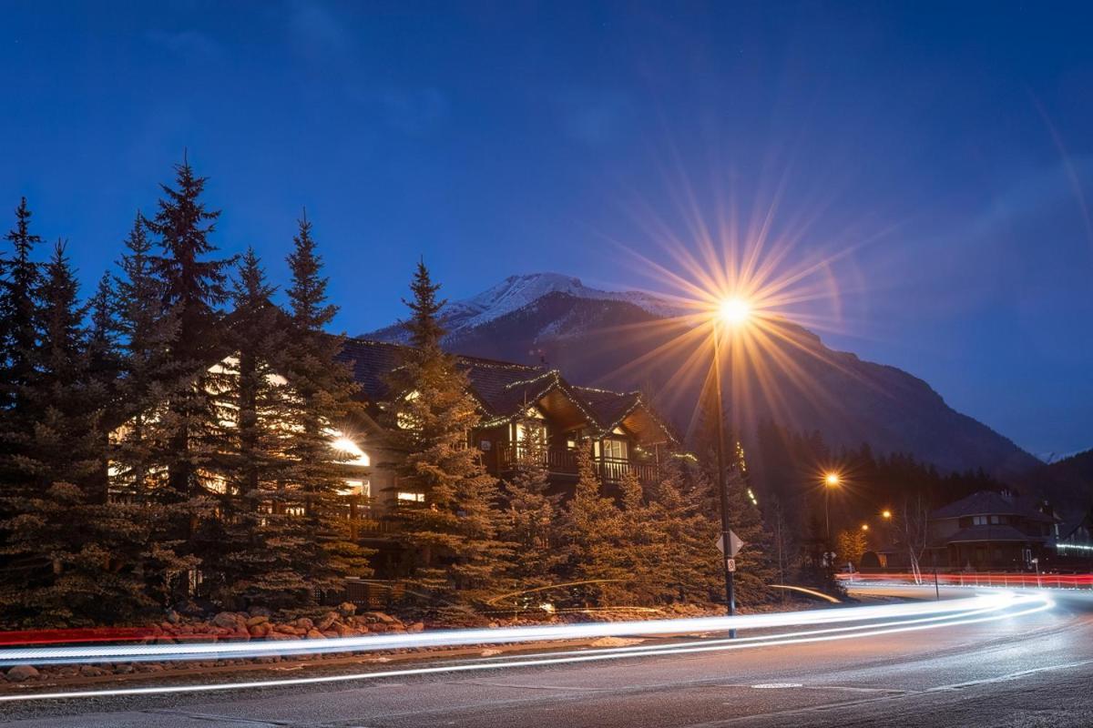 A Bear And Bison Country Inn Canmore Zewnętrze zdjęcie