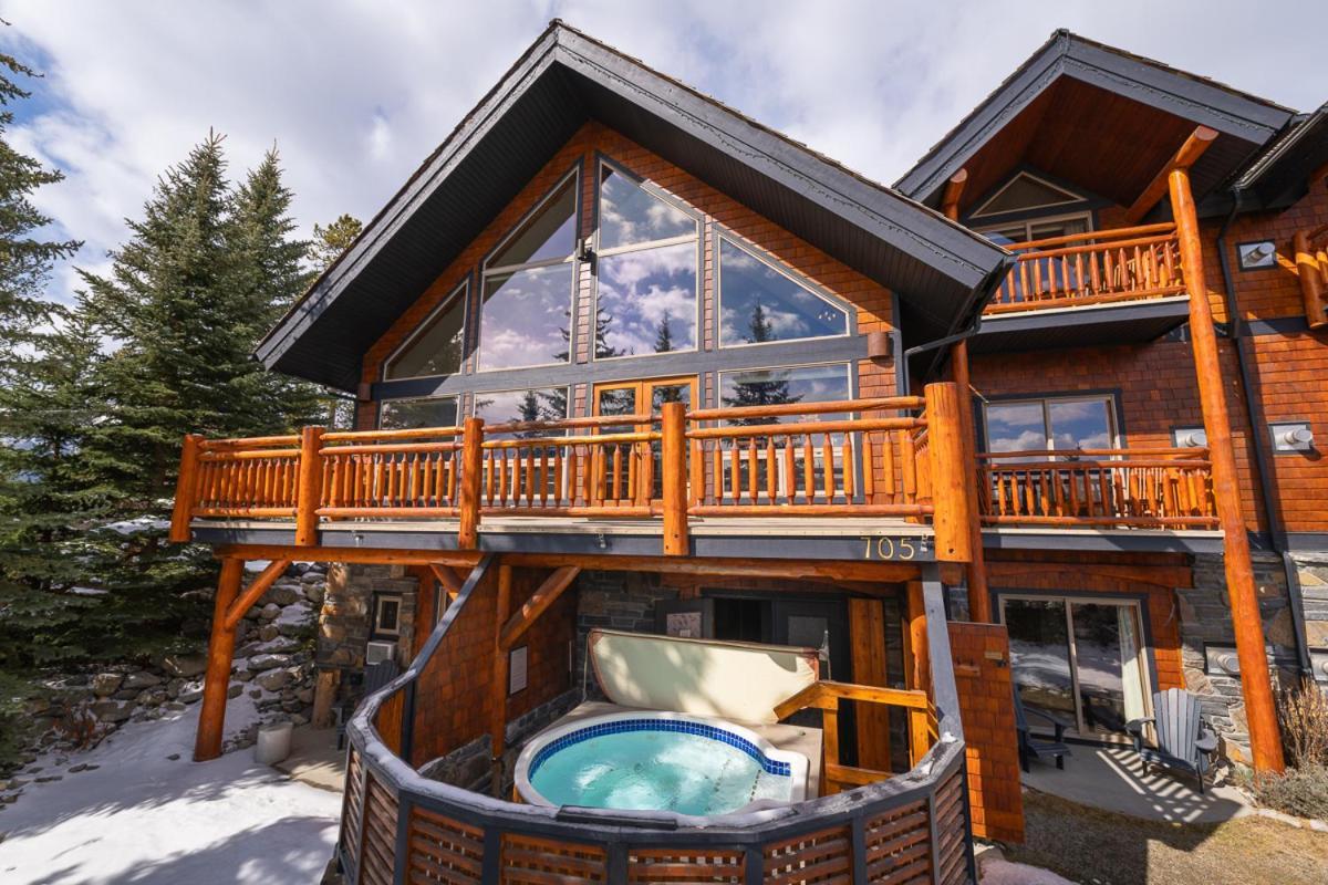 A Bear And Bison Country Inn Canmore Zewnętrze zdjęcie