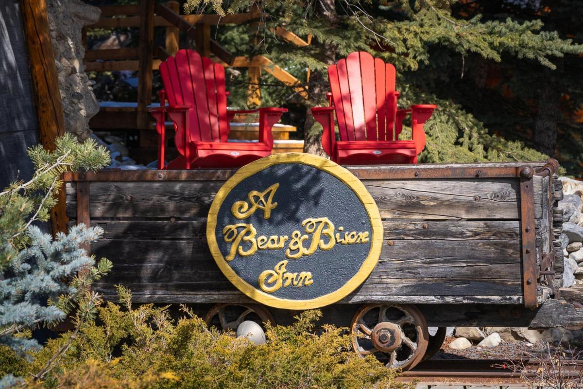 A Bear And Bison Country Inn Canmore Zewnętrze zdjęcie